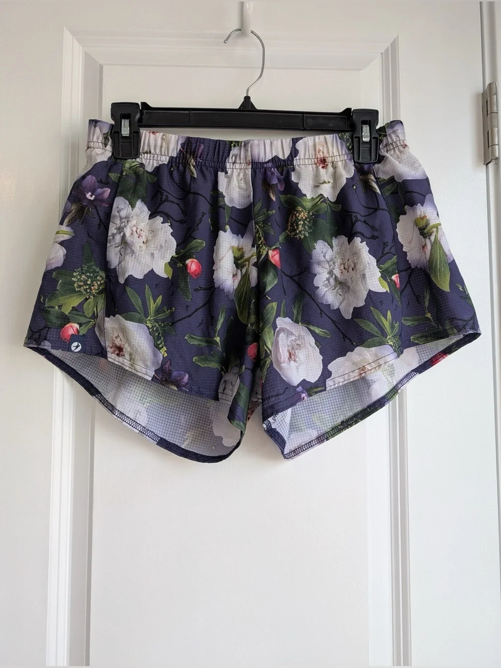 Oiselle Women’s Roga Athletic Shorts Size 6 in Navy Floral